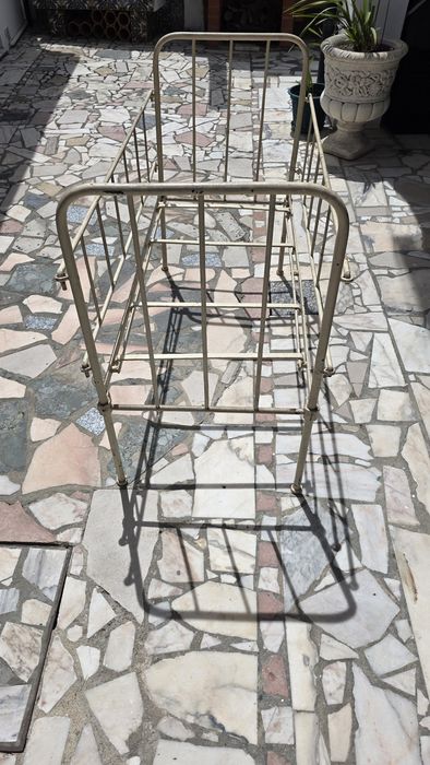 Berço centenário em ferro