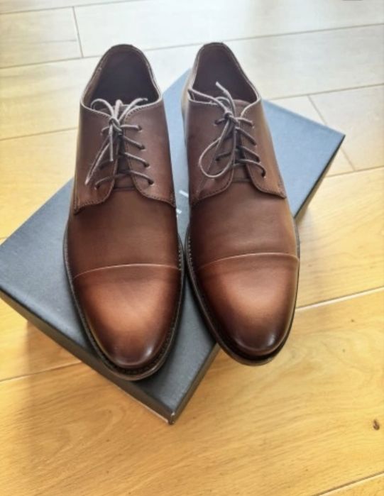 Eleganckie skórzane buty typu derby r. 39 Vistula Nowe