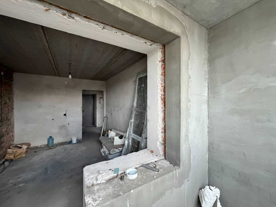 Трикімнатна в новому обжитому будинку Виставка