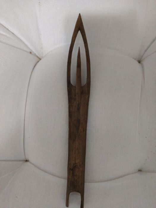 Agulha,cozer,redes de pesca,e ,artesanato.