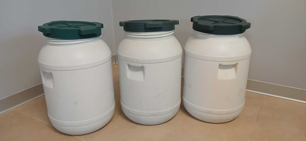 Duże beczki na kajak / ogórki / kapusta