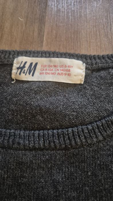 Sweter szary z gwiazdkami h&m 134/140