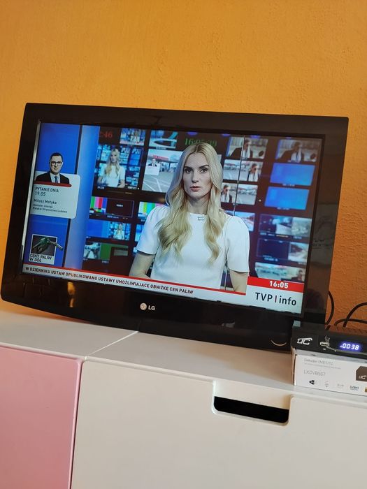 Sprzedam LG 32 cale LCD dobrym stanie