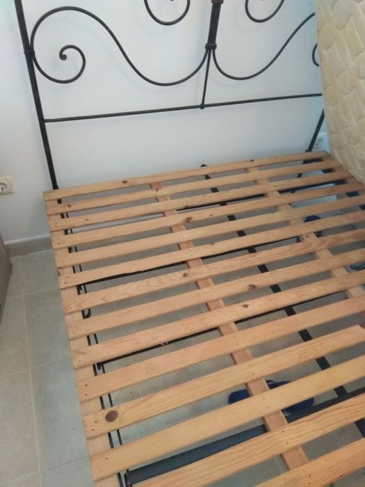 Cama de ferro restaurada