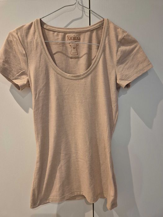 Beżowy t-shirt bawełniany