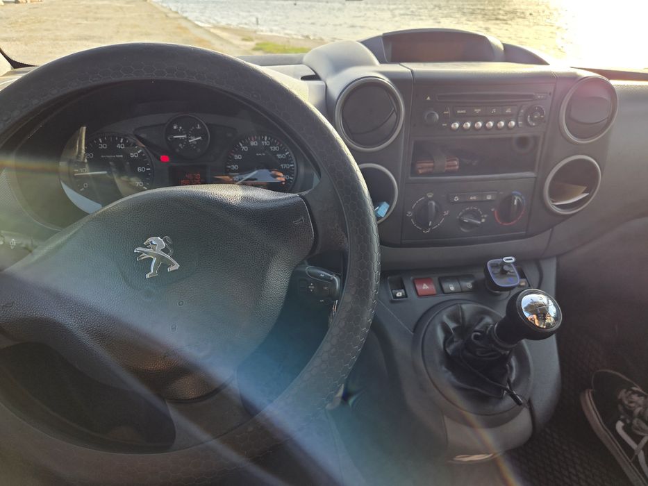 Carrinha Peugeot partner