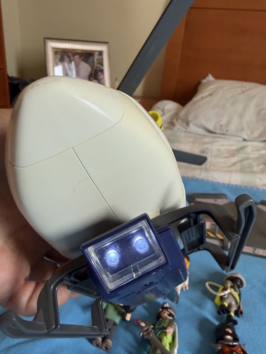 Helicoptero playmobil e 7 bonecos e carrinha de salvamento