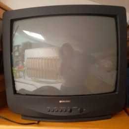 Tv Samsung de caixa
