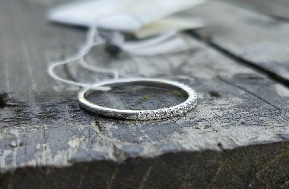 Каблучка з білого золота з діамантами. Дорожка. Нова. Бренд Sova.