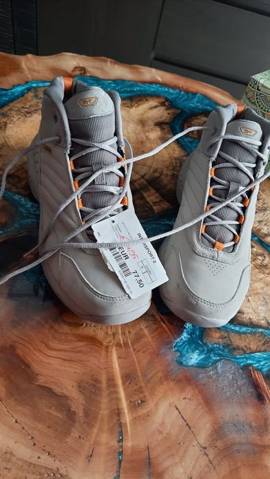 Buty wysokie firmy REEBOK