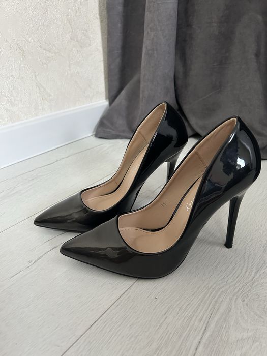 Продам жіночі туфлі