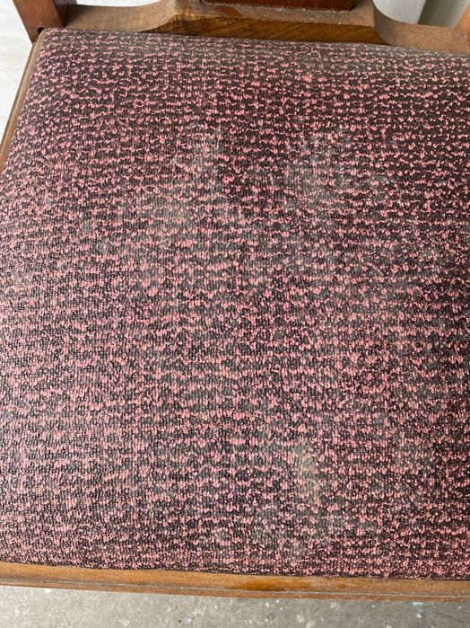 Conjunto de 6 cadeiras vintage (5 de 1 estilo e outra de outro)