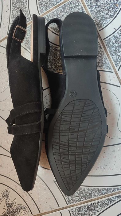 Босоніжки, туфлі