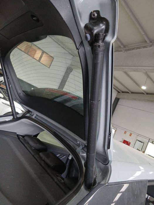 Amortecedor da mala AUDI Q2 (GA)