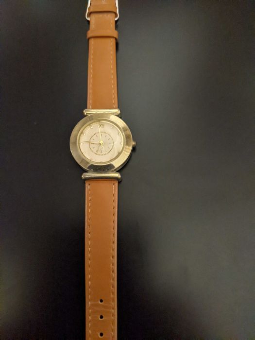 Женские кварцевые часы