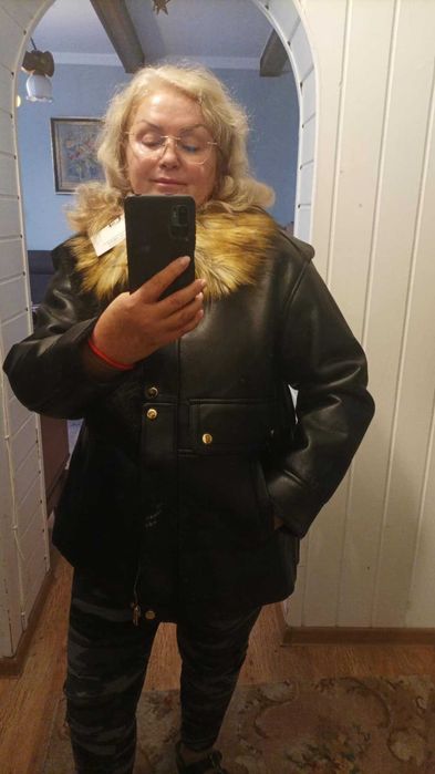 Nowa kurtka damska zimowa ze sztucznej skory, czarna.