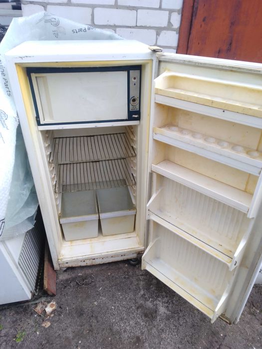 Продам Холодильник SNAIGE