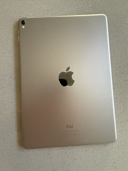 iPad Pro 9.7 2016 128Gb com smartkeyboard