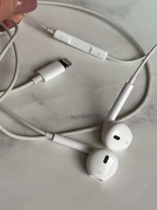 Навушники дротові AirPods with Lightning