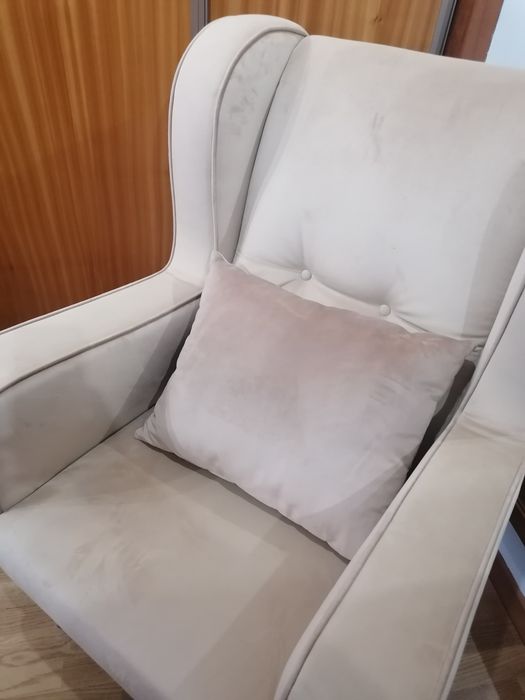 Poltrona em cor beje