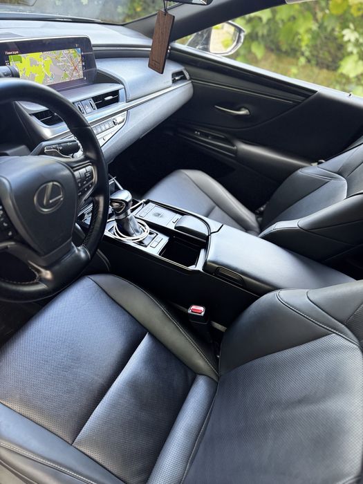 Sprzedam Lexus ES300H