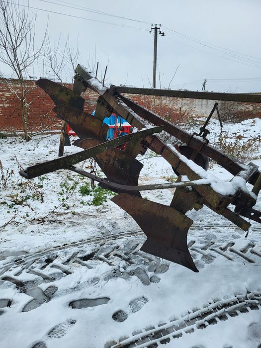 Плуг 4-х корпусний,4*35