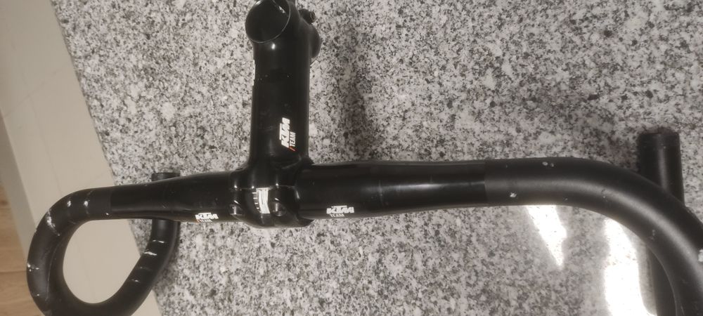 Guiador e avanço KTM