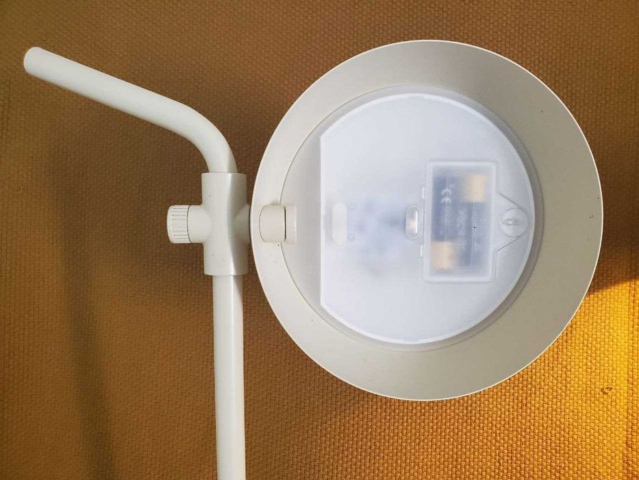 2 candeeiros de mesa IKEA brancos — sem fios, excelente estado