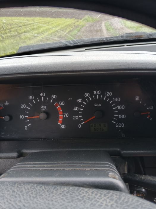Автомобіль Ваз 21114