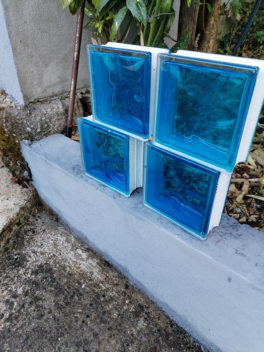 Tijolo/, Bloco vidro azul