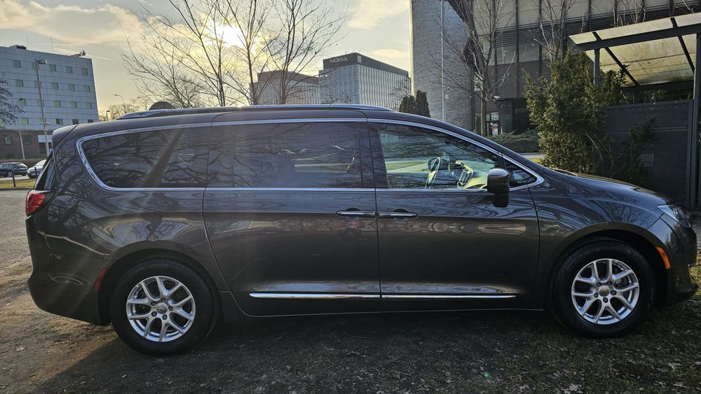 Chrysler Pacifica 2018 Benzyna Turing L