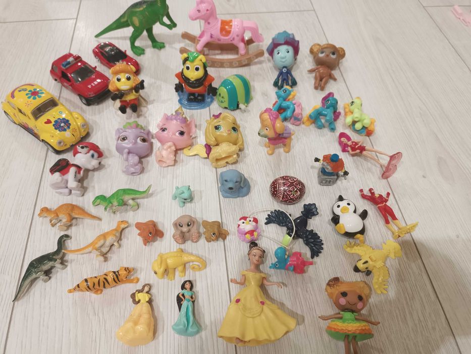 Іграшки з кіндера та інші