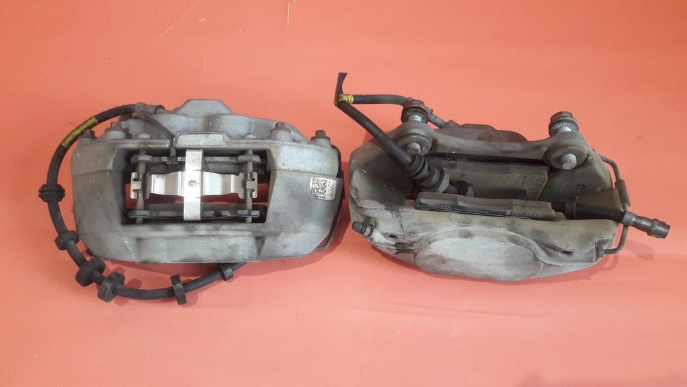 Супорт 4-х поршневий передній 8R0615106  Audi Q5 Ауді ку5 кю5