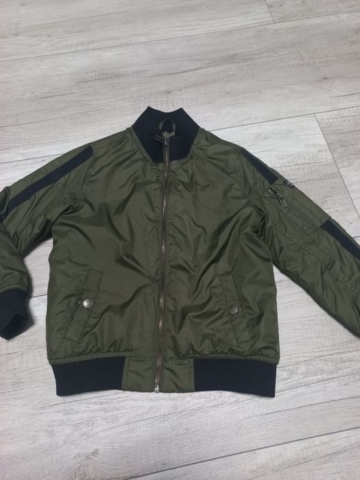 Продам курточку на хлопчика