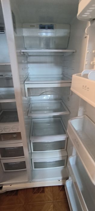 Продам холодильник Side by Side холодильник LG GR B207 WVQA