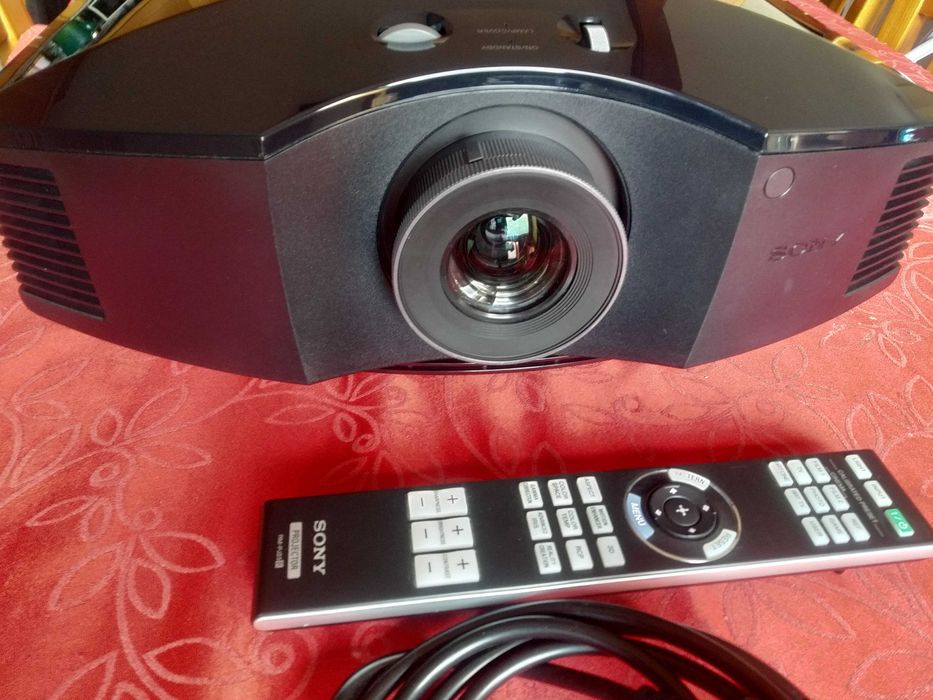Video Projetor Sony VPL-HW50ES  "ler descrição"