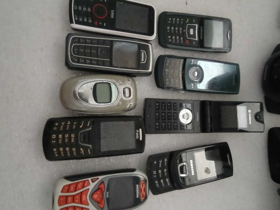 Telefones fixos e móveis