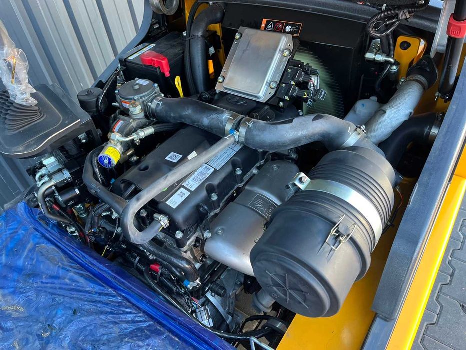 NOWY Wózek widłowy Hyundai 25L-7A TRIPLEX 4,7 M Przesuw 3/4 sekcja 2022 rok