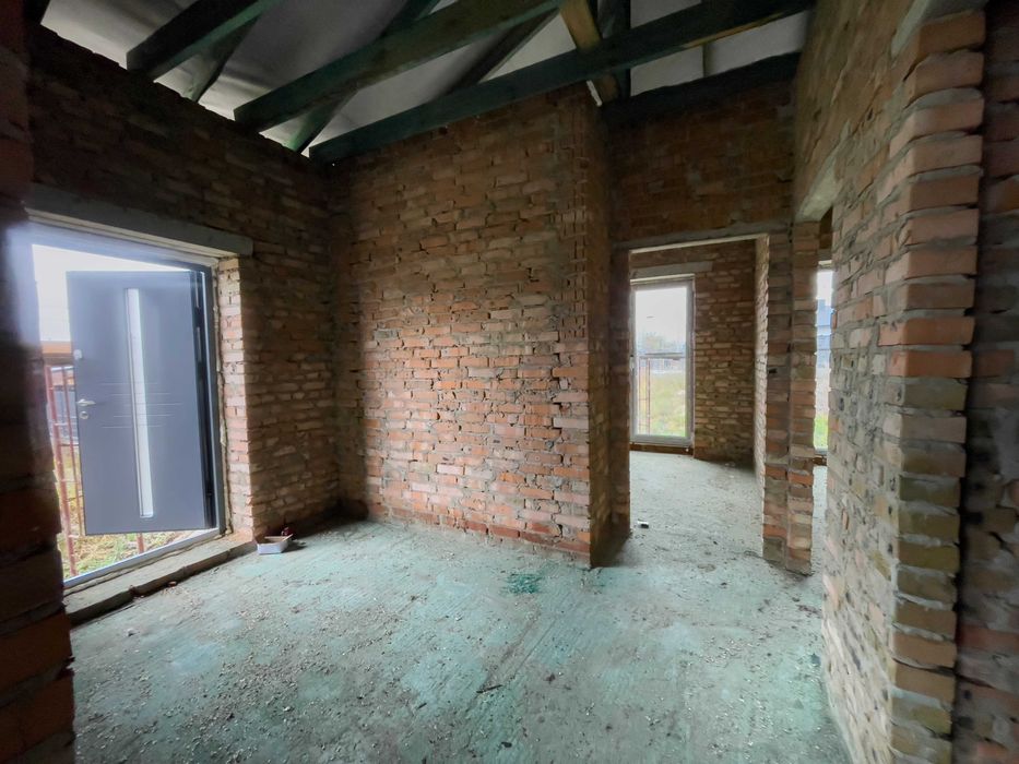 Котедж в районі Льонокомбінату. Дві спальні та кухня-вітальня