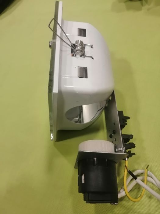 4 Focos  de encastrar para teto falso