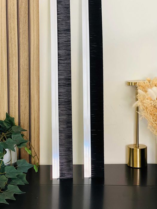 ESCOVAS VEDAÇÃO

1m x 5cm escova x 2.5cm calha