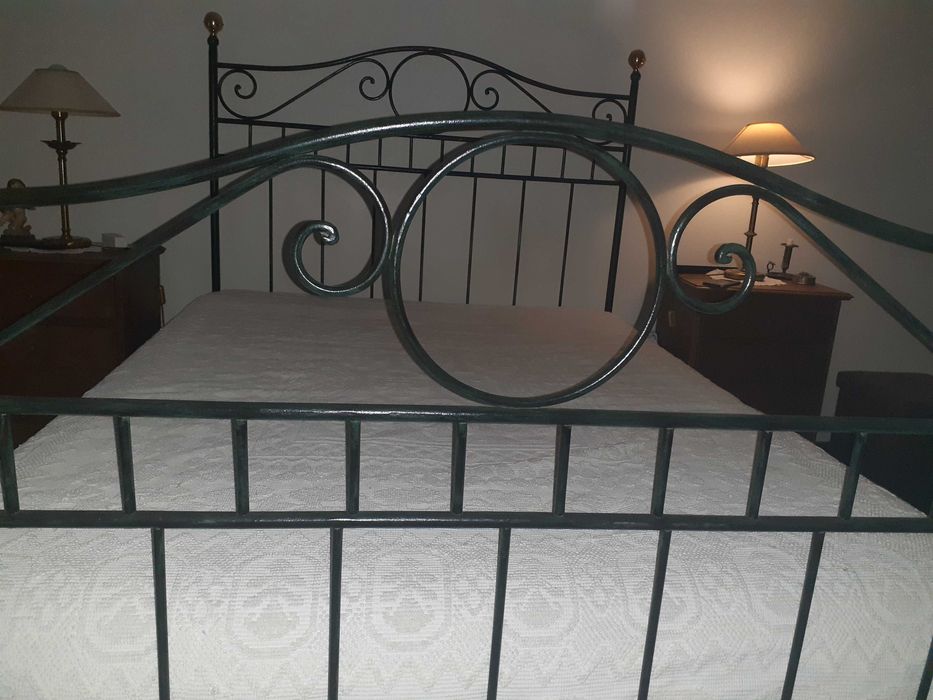 Cama de ferro de casal