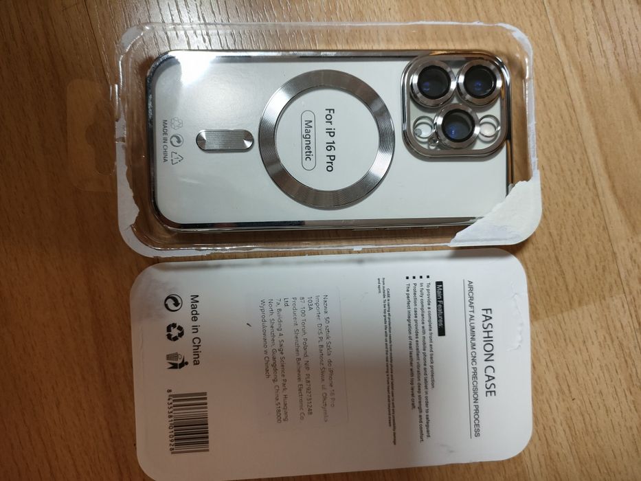 Sprzedam etui do iPhone 16 PRO