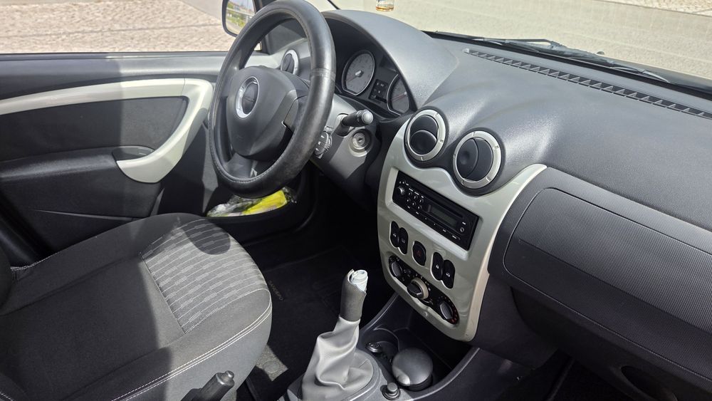 Dacia Sandero 1.2 16 v  75cv