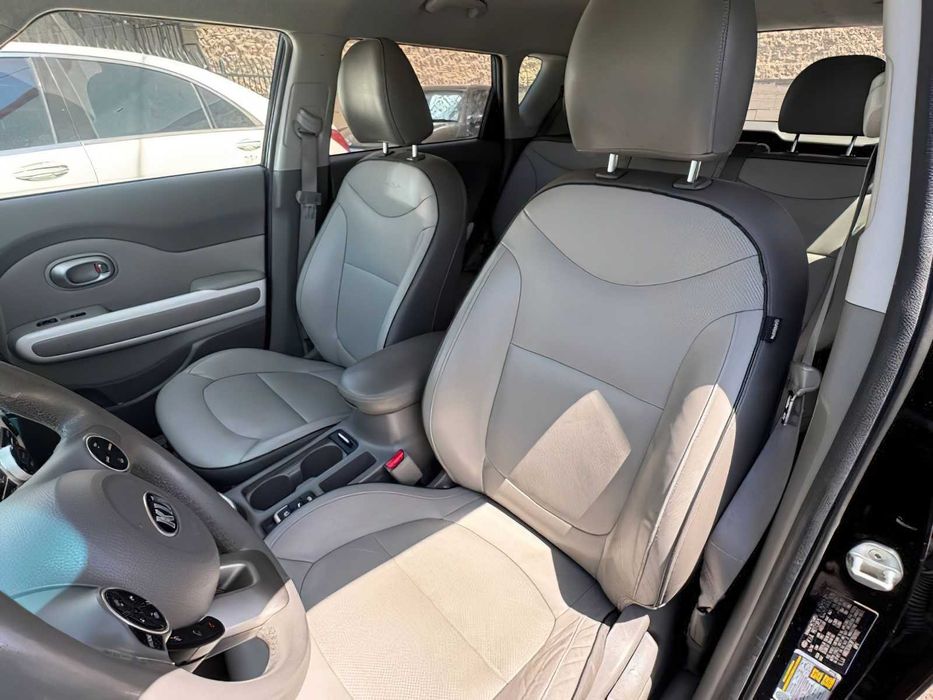 Kia Soul EV      2015