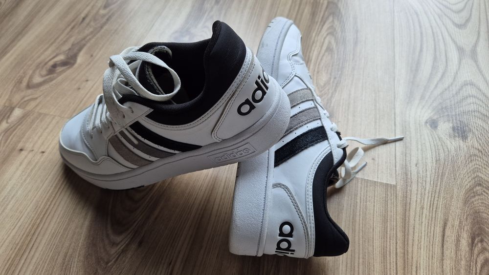 Adidas HOOPS 3.0 41 1/3