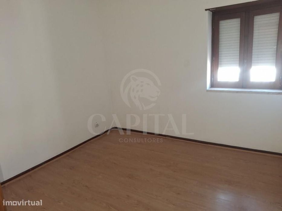 Apartamento T2 em Moradia