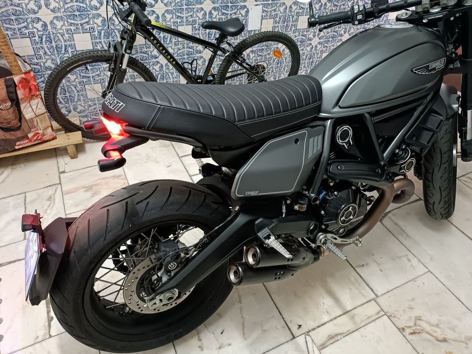 Ducati Scrambler Nightshift 2021