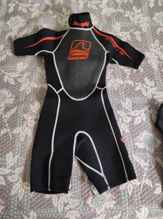 2 Fatos de actividades aquáticas( Surf,Bodyboard,etc) criança 10 anos