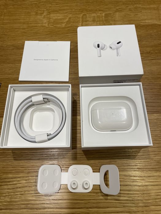 AirPods Pro Apple